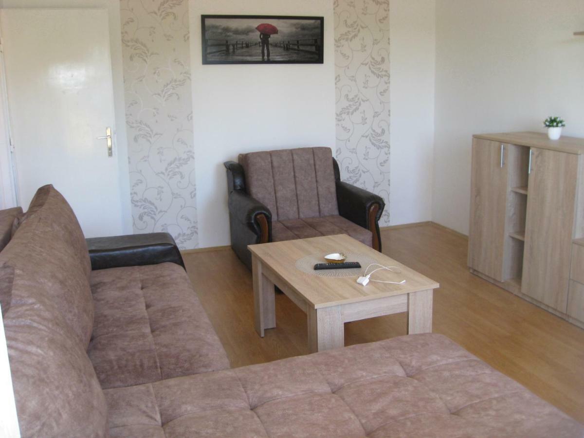 Apartman Daca Апатин Екстер'єр фото